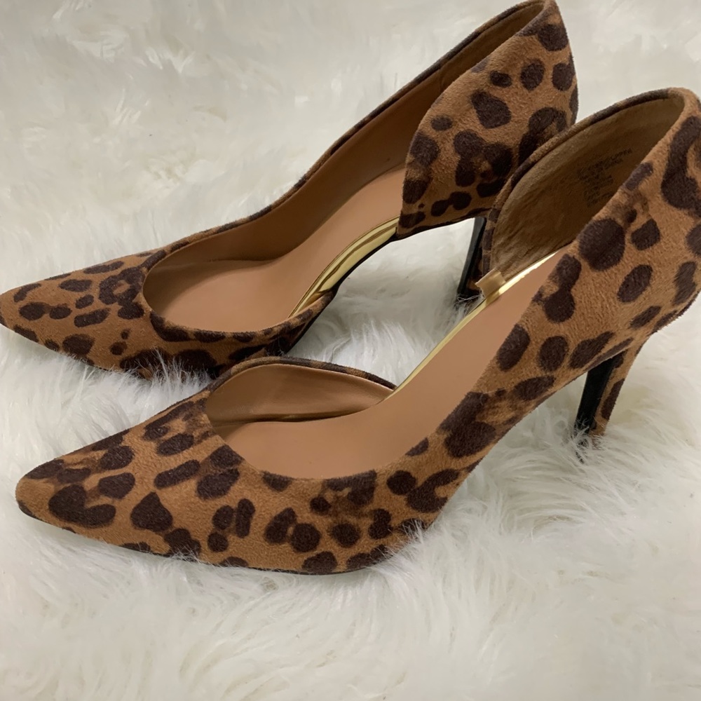 Mossimo leopard suede heels